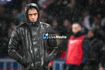 2024-02-25 - Luis ENRIQUE of PSG during the French championship Ligue 1 football match between Paris Saint-Germain and Stade Rennais (Rennes) on February 25, 2024 at Parc des Princes stadium in Paris, France - FOOTBALL - FRENCH CHAMP - PARIS SG V RENNES - FRENCH LIGUE 1 - SOCCER