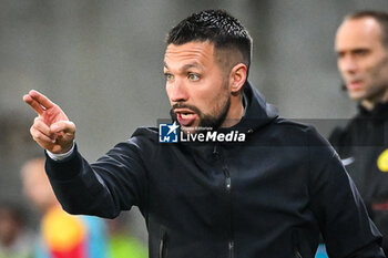 2024-03-16 - Francesco FARIOLI of Nice during the French championship Ligue 1 football match between RC Lens and OGC Nice on March 16, 2024 at Bollaert-Delelis stadium in Lens, France - FOOTBALL - FRENCH CHAMP - LENS V NICE - FRENCH LIGUE 1 - SOCCER