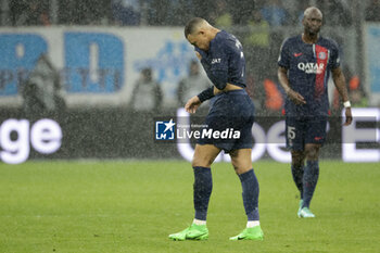 2024-03-31 - Kylian Mbappe of PSG leaves the pitch when being replaced during the French championship Ligue 1 football match between Olympique de Marseille (OM) and Paris Saint-Germain (PSG) on March 31, 2024 at Stade Velodrome in Marseille, France - FOOTBALL - FRENCH CHAMP - MARSEILLE V PARIS SG - FRENCH LIGUE 1 - SOCCER
