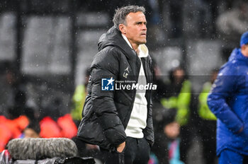 2024-03-31 - Luis ENRIQUE of PSG during the French championship Ligue 1 football match between Olympique de Marseille and Paris Saint-Germain on March 31, 2024 at Orange Velodrome stadium in Marseille, France - FOOTBALL - FRENCH CHAMP - MARSEILLE V PARIS SG - FRENCH LIGUE 1 - SOCCER