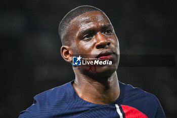 2024-04-06 - Nordi MUKIELE of PSG looks injured during the French championship Ligue 1 football match between Paris Saint-Germain and Clermont Foot 63 on April 6, 2024 at Parc des Princes stadium in Paris, France - FOOTBALL - FRENCH CHAMP - PARIS SG V CLERMONT - FRENCH LIGUE 1 - SOCCER