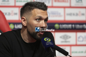 2024-04-07 - Coach of OGC Nice Francesco Farioli during the post-match press conference following the French championship Ligue 1 football match between Stade de Reims and OGC Nice (OGCN) on April 7, 2024 at Stade Auguste Delaune in Reims, France - FOOTBALL - FRENCH CHAMP - REIMS V NICE - FRENCH LIGUE 1 - SOCCER