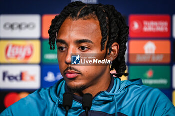 2024-04-09 - Jules KOUNDE of Barcelona during the FC Barcelona press conference ahead of the UEFA Champions League, Quarter-finals, 1st leg football match between Paris Saint Germain and FC Barcelona on April 9, 2024 at Parc des Princes stadium in Paris, France - FOOTBALL - FC BARCELONA TRAINING AND PRESS CONFERENCE - FRENCH LIGUE 1 - SOCCER
