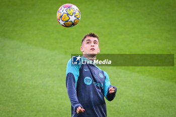 2024-04-09 - Fermin LOPEZ of Barcelona during the FC Barcelona training session ahead of the UEFA Champions League, Quarter-finals, 1st leg football match between Paris Saint Germain and FC Barcelona on April 9, 2024 at Parc des Princes stadium in Paris, France - FOOTBALL - FC BARCELONA TRAINING AND PRESS CONFERENCE - FRENCH LIGUE 1 - SOCCER
