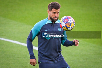 2024-04-09 - Inigo MARTINEZ of Barcelona during the FC Barcelona training session ahead of the UEFA Champions League, Quarter-finals, 1st leg football match between Paris Saint Germain and FC Barcelona on April 9, 2024 at Parc des Princes stadium in Paris, France - FOOTBALL - FC BARCELONA TRAINING AND PRESS CONFERENCE - FRENCH LIGUE 1 - SOCCER