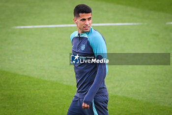 2024-04-09 - Joao CANCELO of Barcelona during the FC Barcelona training session ahead of the UEFA Champions League, Quarter-finals, 1st leg football match between Paris Saint Germain and FC Barcelona on April 9, 2024 at Parc des Princes stadium in Paris, France - FOOTBALL - FC BARCELONA TRAINING AND PRESS CONFERENCE - FRENCH LIGUE 1 - SOCCER