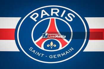 2024-04-09 - Illustration of the official logo of PSG during the FC Barcelona training session ahead of the UEFA Champions League, Quarter-finals, 1st leg football match between Paris Saint Germain and FC Barcelona on April 9, 2024 at Parc des Princes stadium in Paris, France - FOOTBALL - FC BARCELONA TRAINING AND PRESS CONFERENCE - FRENCH LIGUE 1 - SOCCER