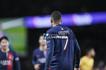 2024-04-27 - Kylian Mbappe from back during the French championship Ligue 1 football match between Paris Saint-Germain and Le Havre AC on April 27, 2024 at Parc des Princes stadium in Paris, France - FOOTBALL - FRENCH CHAMP - PARIS SG V LE HAVRE - FRENCH LIGUE 1 - SOCCER