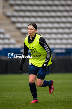 2024-01-14 - Kaja Korosec of Paris FC warms up ahead of the Women's French cup, round of 32 football match between Paris FC and Girondins de Bordeaux on January 14, 2024 at Sebastien Charlety stadium in Paris, France - FOOTBALL - WOMEN'S FRENCH CUP - PARIS FC V BORDEAUX - FRENCH WOMEN DIVISION 1 - SOCCER