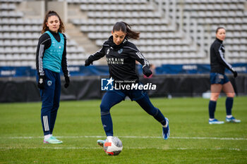 2024-01-14 - Clara Mateo of Paris FC warms up ahead of the Women's French cup, round of 32 football match between Paris FC and Girondins de Bordeaux on January 14, 2024 at Sebastien Charlety stadium in Paris, France - FOOTBALL - WOMEN'S FRENCH CUP - PARIS FC V BORDEAUX - FRENCH WOMEN DIVISION 1 - SOCCER
