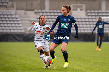 2024-01-14 - Fiona Liaigre of Girondins de Bordeaux and Gaetane Thiney of Paris FC fight for the ball during the Women's French cup, round of 32 football match between Paris FC and Girondins de Bordeaux on January 14, 2024 at Sebastien Charlety stadium in Paris, France - FOOTBALL - WOMEN'S FRENCH CUP - PARIS FC V BORDEAUX - FRENCH WOMEN DIVISION 1 - SOCCER