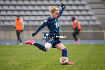 2024-01-14 - Julie Soyer of Paris FC controls the ball during the Women's French cup, round of 32 football match between Paris FC and Girondins de Bordeaux on January 14, 2024 at Sebastien Charlety stadium in Paris, France - FOOTBALL - WOMEN'S FRENCH CUP - PARIS FC V BORDEAUX - FRENCH WOMEN DIVISION 1 - SOCCER