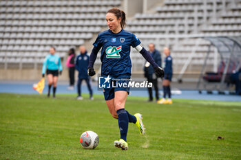 2024-01-14 - Gaetane Thiney of Paris FC controls the ball during the Women's French cup, round of 32 football match between Paris FC and Girondins de Bordeaux on January 14, 2024 at Sebastien Charlety stadium in Paris, France - FOOTBALL - WOMEN'S FRENCH CUP - PARIS FC V BORDEAUX - FRENCH WOMEN DIVISION 1 - SOCCER