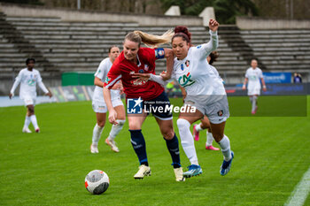 2024-02-14 - Amandine Henry of LOSC Lille and Tianna Harris of FC Fleury 91 fight for the ball during the Women's French Cup, Quarter-final football match between FC Fleury 91 and Losc Lille on February 14, 2024 at Robert Bobin stadium in Bondoufle, France - FOOTBALL - WOMEN'S FRENCH CUP - FLEURY V LILLE - FRENCH WOMEN DIVISION 1 - SOCCER