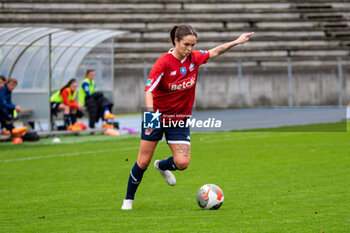2024-02-14 - Tess Laplacette of LOSC Lille controls the ball during the Women's French Cup, Quarter-final football match between FC Fleury 91 and Losc Lille on February 14, 2024 at Robert Bobin stadium in Bondoufle, France - FOOTBALL - WOMEN'S FRENCH CUP - FLEURY V LILLE - FRENCH WOMEN DIVISION 1 - SOCCER