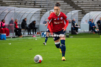 2024-02-14 - Anais Ribeyra of LOSC Lille controls the ball during the Women's French Cup, Quarter-final football match between FC Fleury 91 and Losc Lille on February 14, 2024 at Robert Bobin stadium in Bondoufle, France - FOOTBALL - WOMEN'S FRENCH CUP - FLEURY V LILLE - FRENCH WOMEN DIVISION 1 - SOCCER