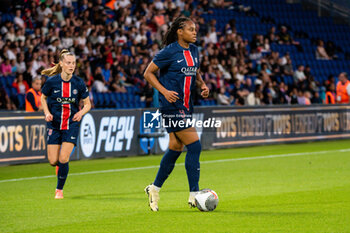 2024-05-11 - Marie Antoinette Katoto of Paris Saint Germain controls the ball during the Women's French championship, D1 Arkema, Play-offs Semi-final football match between Paris Saint-Germain and Paris FC on May 11, 2024 at Parc des Princes stadium in Paris, France - FOOTBALL - WOMEN'S FRENCH CHAMP - PARIS SG V PARIS FC - FRENCH WOMEN DIVISION 1 - SOCCER