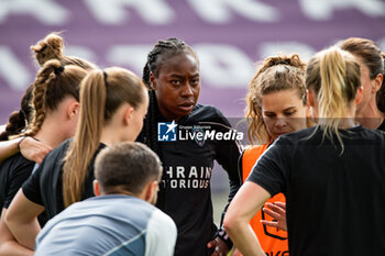 2024-05-17 - Teninsoun Sissoko of Paris FC warms up ahead of the Women's French championship, Play-offs, 3rd place football match between Paris FC and Stade de Reims on May 17, 2024 at Sébastien Charléty stadium in Paris, France - FOOTBALL - WOMEN'S FRENCH CHAMP - 3RD PLACE - PARIS FC V REIMS - FRENCH WOMEN DIVISION 1 - SOCCER