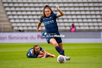 2024-05-17 - Louna Ribadeira of Paris FC controls the ball during the Women's French championship, Play-offs, 3rd place football match between Paris FC and Stade de Reims on May 17, 2024 at Sébastien Charléty stadium in Paris, France - FOOTBALL - WOMEN'S FRENCH CHAMP - 3RD PLACE - PARIS FC V REIMS - FRENCH WOMEN DIVISION 1 - SOCCER