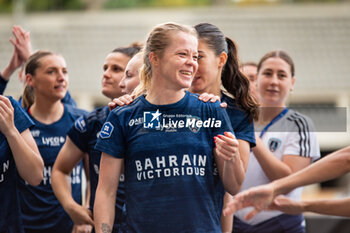 2024-05-17 - Julie Soyer of Paris FC celebrates the victory after the Women's French championship, Play-offs, 3rd place football match between Paris FC and Stade de Reims on May 17, 2024 at Sébastien Charléty stadium in Paris, France - FOOTBALL - WOMEN'S FRENCH CHAMP - 3RD PLACE - PARIS FC V REIMS - FRENCH WOMEN DIVISION 1 - SOCCER