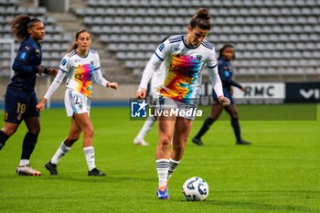 2024-10-12 - Mathilde Bourdieu of Paris FC controls the ball during the French championship, Arkema Premier Ligue football match between Paris FC and Stade de Reims on 12 October 2024 at Sebastien Charlety stadium in Paris, France - FOOTBALL - WOMEN'S FRENCH CHAMP - PARIS FC V REIMS - FRENCH WOMEN DIVISION 1 - SOCCER