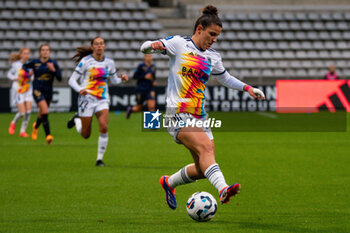 2024-10-12 - Mathilde Bourdieu of Paris FC controls the ball during the French championship, Arkema Premier Ligue football match between Paris FC and Stade de Reims on 12 October 2024 at Sebastien Charlety stadium in Paris, France - FOOTBALL - WOMEN'S FRENCH CHAMP - PARIS FC V REIMS - FRENCH WOMEN DIVISION 1 - SOCCER