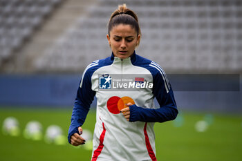 2024-10-20 - Danielle Van de Donk of Olympique Lyonnais warms up ahead of the Women's French championship, Arkema Premier Ligue football match between Paris FC and Olympique Lyonnais on 20 October 2024 at Sebastien Charlety stadium in Paris, France - FOOTBALL - WOMEN'S FRENCH CHAMP - PARIS FC V LYON - FRENCH WOMEN DIVISION 1 - SOCCER