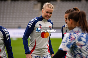 2024-10-20 - Ada Hegerberg of Olympique Lyonnais warms up ahead of the Women's French championship, Arkema Premier Ligue football match between Paris FC and Olympique Lyonnais on 20 October 2024 at Sebastien Charlety stadium in Paris, France - FOOTBALL - WOMEN'S FRENCH CHAMP - PARIS FC V LYON - FRENCH WOMEN DIVISION 1 - SOCCER