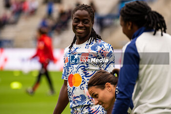 2024-10-20 - Tabitha Chawinga of Olympique Lyonnais warms up ahead of the Women's French championship, Arkema Premier Ligue football match between Paris FC and Olympique Lyonnais on 20 October 2024 at Sebastien Charlety stadium in Paris, France - FOOTBALL - WOMEN'S FRENCH CHAMP - PARIS FC V LYON - FRENCH WOMEN DIVISION 1 - SOCCER