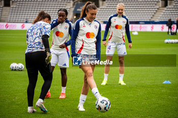 2024-10-20 - Sofia Huerta of Olympique Lyonnais warms up ahead of the Women's French championship, Arkema Premier Ligue football match between Paris FC and Olympique Lyonnais on 20 October 2024 at Sebastien Charlety stadium in Paris, France - FOOTBALL - WOMEN'S FRENCH CHAMP - PARIS FC V LYON - FRENCH WOMEN DIVISION 1 - SOCCER