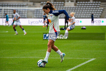 2024-10-20 - Danielle Van de Donk of Olympique Lyonnais warms up ahead of the Women's French championship, Arkema Premier Ligue football match between Paris FC and Olympique Lyonnais on 20 October 2024 at Sebastien Charlety stadium in Paris, France - FOOTBALL - WOMEN'S FRENCH CHAMP - PARIS FC V LYON - FRENCH WOMEN DIVISION 1 - SOCCER