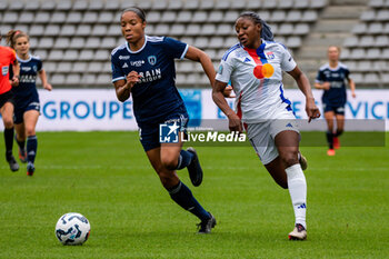 2024-10-20 - Deja Davis of Paris FC and Kadidiatou Diani of Olympique Lyonnais fight for the ball during the Women's French championship, Arkema Premier Ligue football match between Paris FC and Olympique Lyonnais on 20 October 2024 at Sebastien Charlety stadium in Paris, France - FOOTBALL - WOMEN'S FRENCH CHAMP - PARIS FC V LYON - FRENCH WOMEN DIVISION 1 - SOCCER