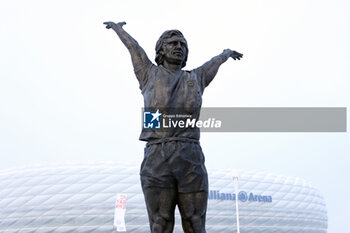 2024-01-12 - Gerd Müller statue before the German championship Bundesliga football match between Bayern Munich and TSG 1899 Hoffenheim on January 12, 2024 at Allianz Arena in Munich, Germany - FOOTBALL - GERMAN CHAMP - BAYERN MUNICH V HOFFENHEIM - GERMAN BUNDESLIGA - SOCCER