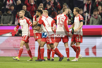 2024-02-24 - Harry Kane of Bayern Munich celebrates his goal 2-1 with teammates during the German championship Bundesliga football match between Bayern Munich and RB Leipzig on February 24, 2024 at Allianz Arena in Munich, Germany - FOOTBALL - GERMAN CHAMP - BAYERN MUNICH V LEIPZIG - GERMAN BUNDESLIGA - SOCCER