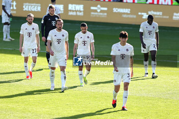 2024-04-06 - Bayern Munich players look dejected during the German championship Bundesliga football match between FC Heidenheim and FC Bayern Munich on April 6, 2024 at Voith Arena in Heidenheim, Germany - FOOTBALL - GERMAN CHAMP - HEIDENHEIM V BAYERN MUNICH - GERMAN BUNDESLIGA - SOCCER