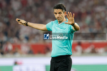 2024-04-13 - Referee Deniz Aytekin during the German championship Bundesliga football match between VfB Stuttgart and Eintracht Frankfurt on April 13, 2024 at MHPArena in Stuttgart, Germany - FOOTBALL - GERMAN CHAMP - STUTTGART V FRANKFURT - GERMAN BUNDESLIGA - SOCCER