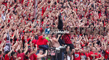 2024-05-18 - Bayer Leverkusen fans with head coach Xabi Alonso celebrating the German championship title after the German championship Bundesliga football match between Bayer 04 Leverkusen and FC Augsburg on May 18, 2024 at BayArena in Leverkusen, Germany - FOOTBALL - GERMAN CHAMP - LEVERKUSEN V AUGSBURG - GERMAN BUNDESLIGA - SOCCER