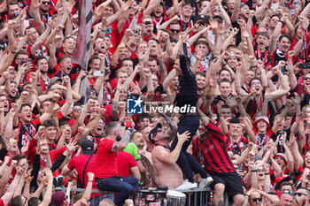 2024-05-18 - Bayer Leverkusen fans with head coach Xabi Alonso celebrating the German championship title after the German championship Bundesliga football match between Bayer 04 Leverkusen and FC Augsburg on May 18, 2024 at BayArena in Leverkusen, Germany - FOOTBALL - GERMAN CHAMP - LEVERKUSEN V AUGSBURG - GERMAN BUNDESLIGA - SOCCER