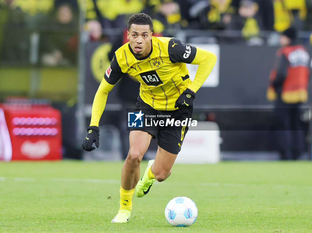 FOOTBALL - GERMAN CHAMP - DORTMUND v FREIBURG - GERMAN BUNDESLIGA - SOCCER