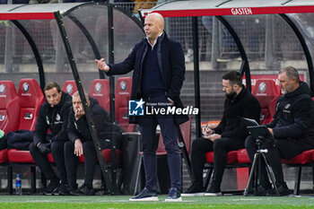 2024-02-04 - Coach Arne Slot of Feyenoord during the Netherlands championship Eredivisie football match between AZ and Feyenoord on February 4, 2024 at AFAS Stadion in Alkmaar, Netherlands - FOOTBALL - NETHERLANDS CHAMP - AZ V FEYENOORD - NETHERLANDS EREDIVISIE - SOCCER