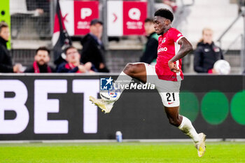 2024-10-19 - Ernest Poku of AZ Alkmaar during the Netherlands championship, Eredivisie football match between AZ Alkmaar and PSV Eindhoven on October 19, 2024 at AFAS Stadion in Alkmaar, Netherlands - FOOTBALL - NETHERLANDS CHAMP - AZ V PSV - NETHERLANDS EREDIVISIE - SOCCER