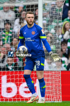 04/05/2024 - Hearts goalkeeper Zander Clark during the Scottish championship Premiership football match between Celtic and Heart of Midlothian on 4 May 2024 at Celtic Park IN Glasgow, Scotland - FOOTBALL - SCOTTISH CHAMP - CELTIC V HEART OF MIDLOTHIAN - SCOTTISH PREMIERSHIP - CALCIO