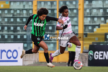 2024-01-21 - Kassandra Missipo of Sassuolo Women clashes with Lineth Beerensteyn of Juventus Women during the Serie A Femminile match between Juventus Women and Sassuolo Women at Stadio Enzo Ricci Sassuolo on January 21, 2024 in Sassuolo, Italy. - US SASSUOLO VS JUVENTUS FC - ITALIAN SERIE A WOMEN - SOCCER