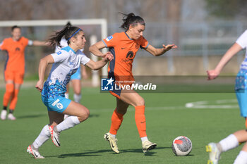2024-01-27 - Agnese Bonfantini of FC Internazionale competes for the ball with Alice Pellinghelli of SSC Napoli Soccer - Women Serie A Match Between Napoli Femminile vs FC Internazionale - NAPOLI FEMMINILE VS FC INTERNAZIONALE WOMEN - ITALIAN SERIE A WOMEN - SOCCER
