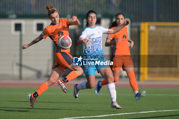 2024-01-27 - Lina Magull of FC Internazionale competes for the ball with Miharu Kobayashi of SSC Napoli Soccer - Women Serie A Match Between Napoli Femminile vs FC Internazionale - NAPOLI FEMMINILE VS FC INTERNAZIONALE WOMEN - ITALIAN SERIE A WOMEN - SOCCER