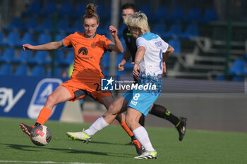 2024-01-27 - Lina Magull of FC Internazionale competes for the ball with Claudia Mauri of SSC Napoli Soccer - Women Serie A Match Between Napoli Femminile vs FC Internazionale - NAPOLI FEMMINILE VS FC INTERNAZIONALE WOMEN - ITALIAN SERIE A WOMEN - SOCCER