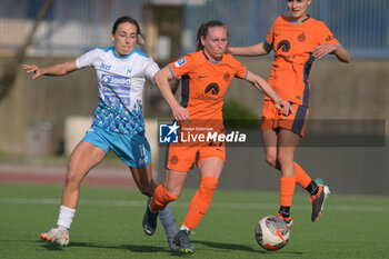 2024-01-27 - Henrietta Csiszar of FC Internazionale competes for the ball with Gina Chmielinski of SSC Napoli Soccer - Women Serie A Match Between Napoli Femminile vs FC Internazionale - NAPOLI FEMMINILE VS FC INTERNAZIONALE WOMEN - ITALIAN SERIE A WOMEN - SOCCER