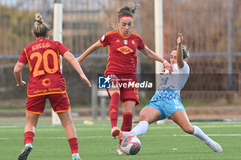 2024-01-16 - Gina Chmielinski of SSC Napoli competes for the ball with Benedetta Glionna of AS Roma Soccer - Women Italian Cup Macth Between Napoli Femminile vs AS Roma - NAPOLI FEMMINILE VS AS ROMA - WOMEN ITALIAN CUP - SOCCER