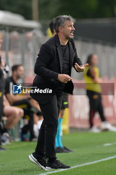 2024-04-15 - Alessandro Spugna coach of AS Roma Women during the Italian Football Championship League A Women 2023/2024 match between AS Roma Women vs Juventus FC at the Tre Fontane stadium on 15 April 2024. - POULE SCUDETTO - AS ROMA VS JUVENTUS FC - ITALIAN SERIE A WOMEN - SOCCER