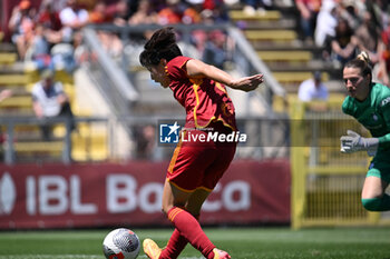 2024-05-05 - Saki Kumagai of A.S. Roma Women scores the goal of 2-2 during the Day 26 of Women Serie A Playoffs between A.S. Roma Women vs F.C. Inter on 5 May 2024 at the Tre Fontane Stadium in Rome, Italy. - AS ROMA - FC INTERNAZIONALE WOMEN - ITALIAN SERIE A WOMEN - SOCCER